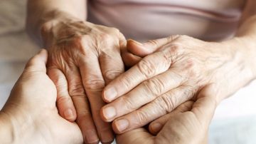 Se estima que en Argentina, cerca de 100 mil personas sufren la enfermedad del Parkinson