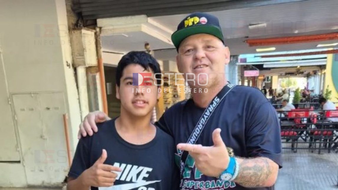 El cantante de cumbia “El Pepo” sorprendió a los feligreses del Vía Crucis en bicicleta y moto