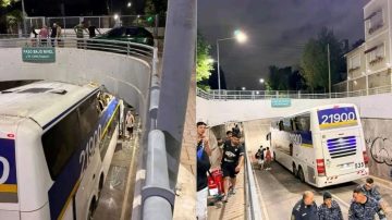 Un colectivo que trasladaba a hinchas de Chaco For Ever chocó con un paso bajo nivel