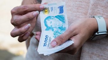 Por sexto mes consecutivo, los salarios de trabajadores formales perdieron ante la inflación