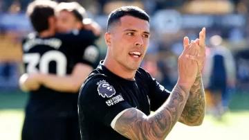 Tottenham sigue complicado en la Premier League y pierde a Xavi Simons por lesión