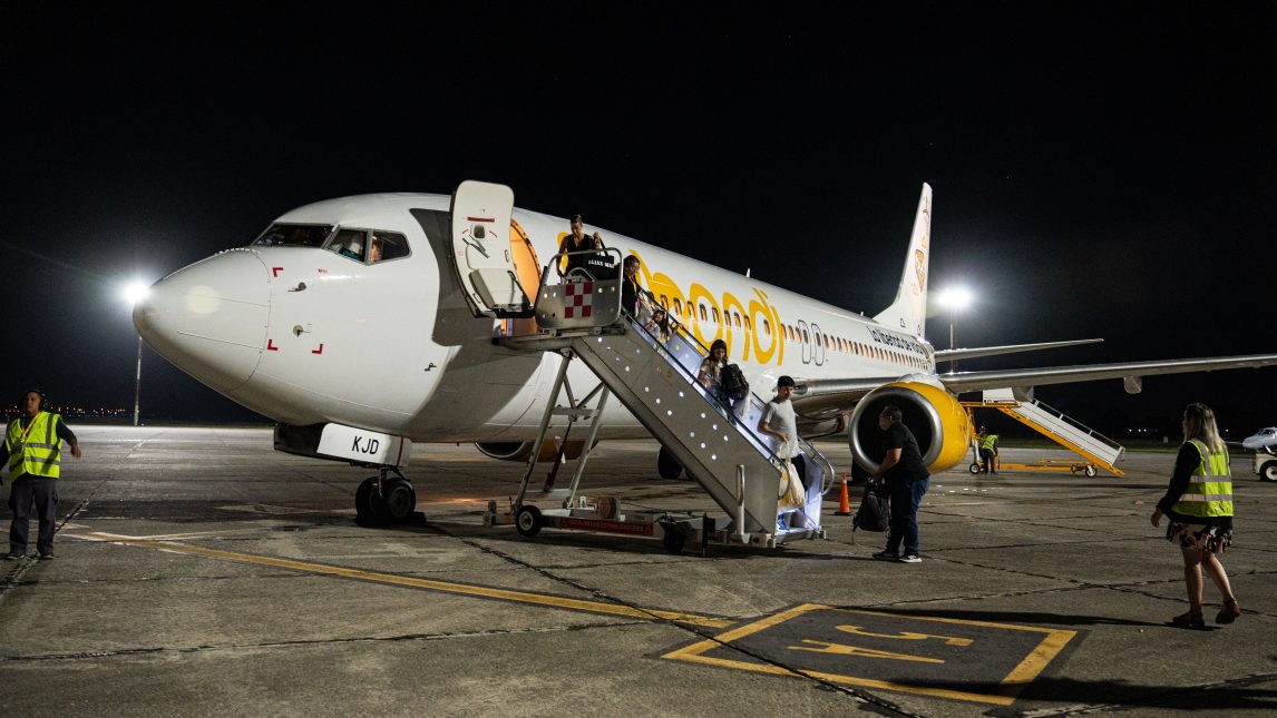 Otra vez Flybondi suspende un vuelo por problemas técnicos en Santiago
