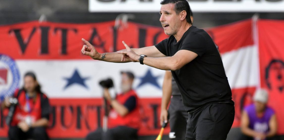 Argentinos busca acercarse a los playoffs frente a Atlético Tucumán