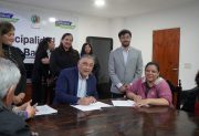 Más familias bandeñas podrán acceder de manera gratuita a la escritura de sus terrenos