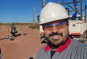 Egresado de la UNSE lidera un equipo de operación y mantenimiento en Vaca Muerta