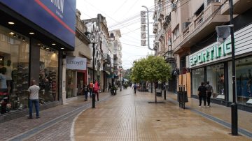 El partido de la Selección cambiará los horarios de atención de la mayoría de los comercios santiagueños