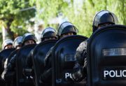 B° Santa Lucía: falso policía simuló un operativo para engañar al propietario de una vivienda