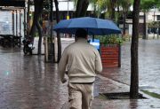 Vuelve el frío y hay tres provincias bajo alerta por lluvias: qué pasará en Santiago del Estero