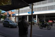 Usuarios de las líneas 15 y 16 denunciaron demoras y menos frecuencias en medio del debate por un nuevo aumento