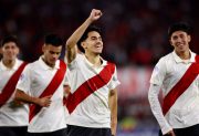 River goleó a Blooming y avanzó a octavos con una fiesta en el Monumental