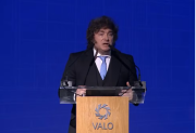Milei afirmó que la economía soportó “dos shocks muy negativos” y aseguró que la inflación continuará en baja