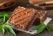 Seis alumnos terminaron intoxicados tras consumir brownies con marihuana en una escuela