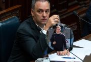 La Justicia ordena recuperar mensajes entre Manuel Adorni y el contratista de sus refacciones