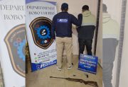 Detuvieron a un hombre que amenazaba a una vecina y exhibía armas en redes sociales