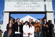 El gobernador inauguró obras en la Escuela N°490 y en el Jardín de Infantes anexo Puesto de Suárez