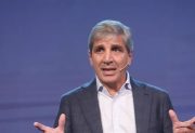 Caputo presentó el “Súper RIGI” punto por punto y dijo que “el riesgo país no baja por el riesgo kuka”