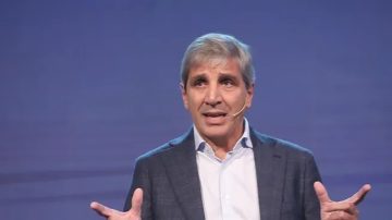 Caputo presentó el “Súper RIGI” punto por punto y dijo que “el riesgo país no baja por el riesgo kuka”