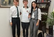 Un estudiante del Colegio Hermas busca su lugar en la olimpiada iberoamericana de ciencias