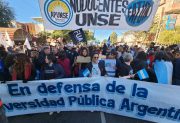 Estudiantes, docentes y trabajadores marchan en defensa de la universidad pública