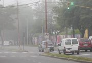 Un denso manto de neblina cubrió esta mañana a la “Madre de Ciudades”