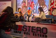 “Edu”, el robot revelación del Smart City visitó el stand de Info del Estero