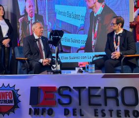 El gobernador Elías Suárez visitó el stand de Info del Estero en el Smart City y defendió el rol del Estado en tiempos de crisis