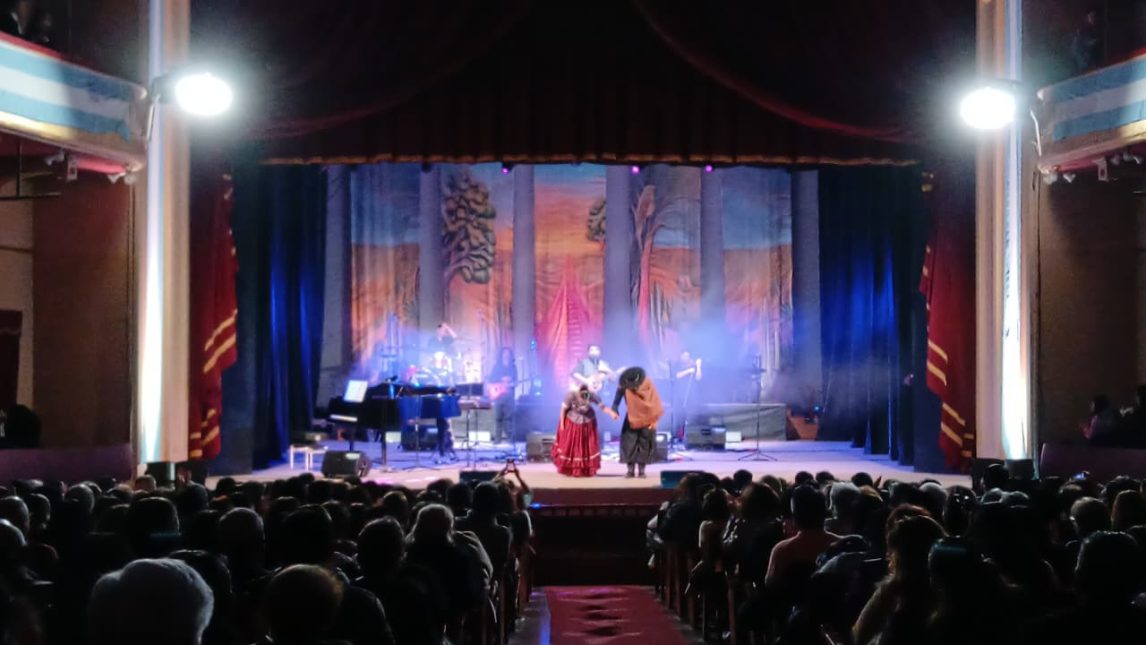 EN VIVO: la Velada de Gala desde el Teatro 25 de Mayo con música y danza