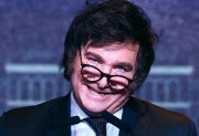 Milei proyecta tomar deuda por USD 25.000 millones, luego de que el riesgo país perforara los 500 puntos
