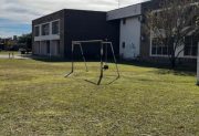 Consternación en una escuela de Jesús María: una alumna de 15 años murió tras caerle encima un arco de fútbol
