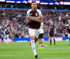 El Aston Villa del Dibu le ganó al Liverpool de Alexis y se clasificó a la Champions