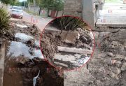 Vecinos denuncian pérdidas de agua y riesgo de derrumbe durante obras de veredas en el barrio Juan Felipe Ibarra