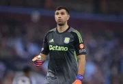 Liverpool apunta al Dibu Martínez para reemplazar a Alisson