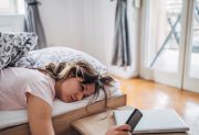 ¿Qué significa usar el celular cuando te despiertas?
