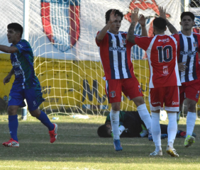 Unión Santiago festejó en el barrio Chino con un triunfo ante Yanda FC