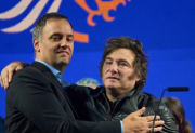 Javier Milei defendió a Manuel Adorni y lo ratificó en su cargo: “Ni en pedo se va”