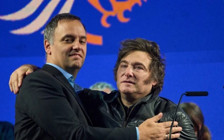 Javier Milei defendió a Manuel Adorni y lo ratificó en su cargo: “Ni en pedo se va”