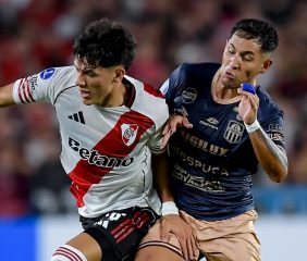 En vivo: Meza adelantó a River pero Carabobo lo empató de penal e igualan 1 a 1