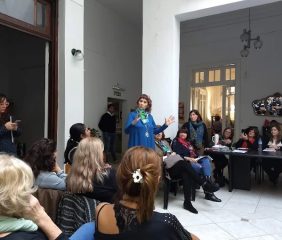 “El trabajo de las amas de casa es invisible”: SACRA impulsa afiliaciones y asistencia social en Santiago