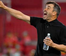 Coudet habló sobre los cambios en los últimos minutos de la final: “Cuando perdés, son todos entrenadores”