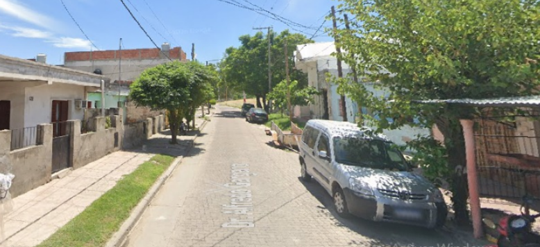 Violento asalto a una joven comunicadora en el barrio La Católica: pide ayuda para recuperar su cámara de fotos