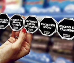 Nutricionista cruzó al Gobierno por los cambios en la ley de etiquetado: “No hay evidencia científica para dar marcha atrás”