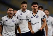 Independiente Rivadavia ganó en Bolivia, terminó invicto y líder del grupo