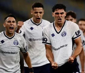 Independiente Rivadavia ganó en Bolivia, terminó invicto y líder del grupo
