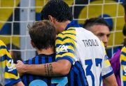 Picante cruce en Italia: Troilo chicaneó a Barella en pleno partido