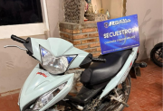 Recuperaron una motocicleta robada y buscan a dos sospechosos señalados por vecinos