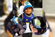 Cumplió el sueño del pibe: Alexander se subió al micro de Boca y le firmaron la camiseta