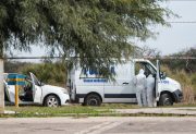 Encuentran a un hombre muerto dentro de un auto: el cuerpo presenta un disparo de arma de fuego