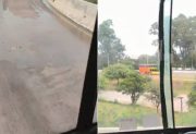 Denuncian a un micro de la empresa San Cristóbal por tirar los desechos del baño a la salida de la terminal de Santiago