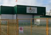 Crisis en la principal avícola del país: cerró una planta y peligra el trabajo de 950 personas.