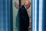 Trump entre la espada y la pared: debe elegir entre una operación militar imposible o un acuerdo con Irán